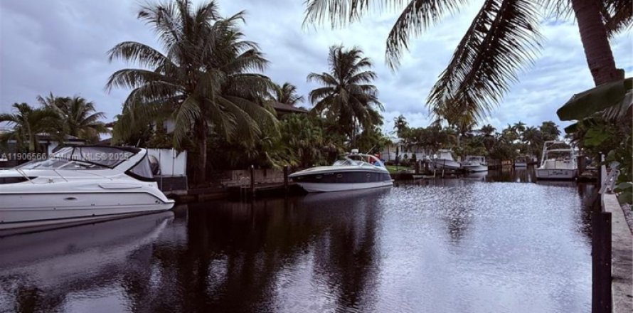 Villa ou maison à Fort Lauderdale, Floride 3 chambres, 113.53 m2 № 1957112