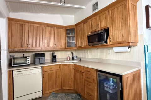 Villa ou maison à louer à Fort Lauderdale, Floride: 3 chambres, 113.53 m2 № 1957112 - photo 11