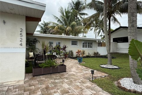 Villa ou maison à louer à Fort Lauderdale, Floride: 3 chambres, 113.53 m2 № 1957112 - photo 5