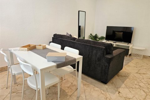 Condo in Miami Beach, Florida, 1 bedroom  № 2392117 - photo 6
