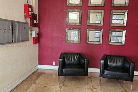 Condo in Miami Beach, Florida, 1 bedroom  № 2392117 - photo 22