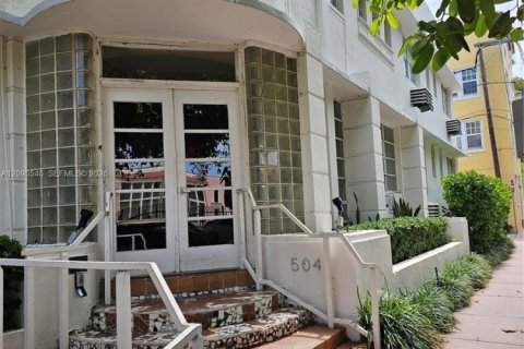 Condo in Miami Beach, Florida, 1 bedroom  № 2392117 - photo 26