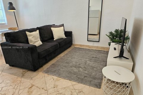 Condo in Miami Beach, Florida, 1 bedroom  № 2392117