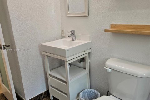 Condo in Miami Beach, Florida, 1 bedroom  № 2392117 - photo 19