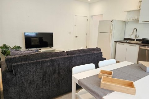 Condo in Miami Beach, Florida, 1 bedroom  № 2392117 - photo 5