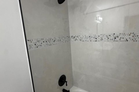 Villa ou maison à vendre à Lauderhill, Floride: 3 chambres, 138.33 m2 № 2083456 - photo 17