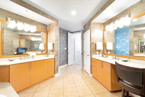 Condominio en venta en Daytona Beach, Florida, 4 dormitorios, 271.92 m2 № 2128464 - foto 23
