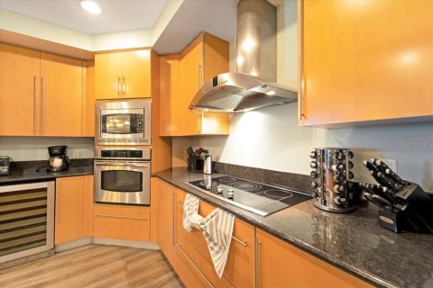 Condominio en venta en Daytona Beach, Florida, 4 dormitorios, 271.92 m2 № 2128464 - foto 9