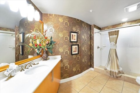 Condominio en venta en Daytona Beach, Florida, 4 dormitorios, 271.92 m2 № 2128464 - foto 16