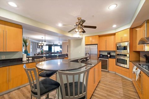 Condominio en venta en Daytona Beach, Florida, 4 dormitorios, 271.92 m2 № 2128464 - foto 8
