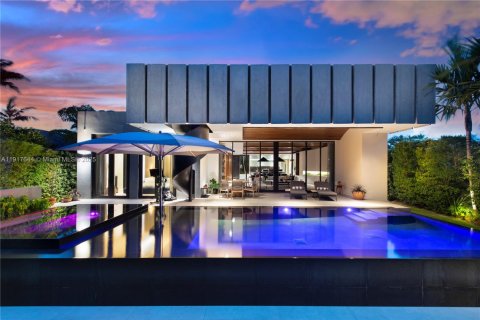 Villa ou maison à Miami Beach, Floride 3 chambres, 271.46 m2 № 2090733