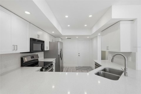 Touwnhouse à louer à Seminole, Floride: 3 chambres, 172.33 m2 № 2109966 - photo 11