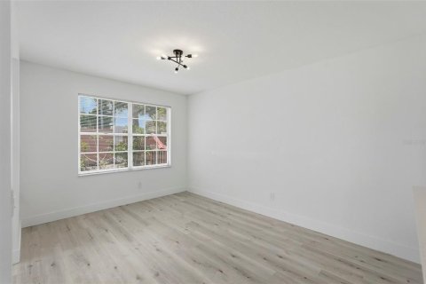 Touwnhouse à louer à Seminole, Floride: 3 chambres, 172.33 m2 № 2109966 - photo 9