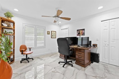 House in Tampa, Florida 4 bedrooms, 239.87 sq.m. № 1807216 - photo 26