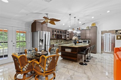 House in Tampa, Florida 4 bedrooms, 239.87 sq.m. № 1807216 - photo 8
