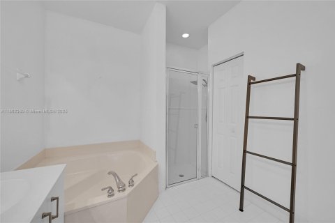 House in Sunrise, Florida 2 bedrooms, 122.63 sq.m. № 1890826 - photo 26