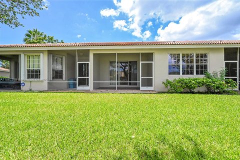 House in Sunrise, Florida 2 bedrooms, 122.63 sq.m. № 1890826 - photo 5