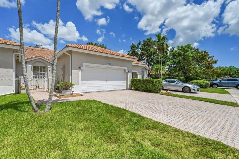 House in Sunrise, Florida 2 bedrooms, 122.63 sq.m. № 1890826 - photo 10