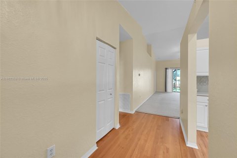 House in Sunrise, Florida 2 bedrooms, 122.63 sq.m. № 1890826 - photo 12