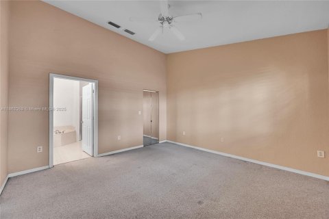 House in Sunrise, Florida 2 bedrooms, 122.63 sq.m. № 1890826 - photo 23