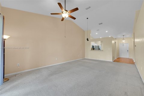 House in Sunrise, Florida 2 bedrooms, 122.63 sq.m. № 1890826 - photo 16