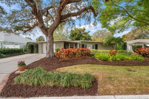 Villa ou maison à Belleair, Floride 3 chambres, 140.93 m2 № 2103614