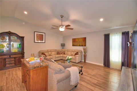 House in Haines City, Florida 3 bedrooms, 140.56 sq.m. № 1680790 - photo 5