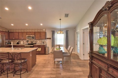 House in Haines City, Florida 3 bedrooms, 140.56 sq.m. № 1680790 - photo 8