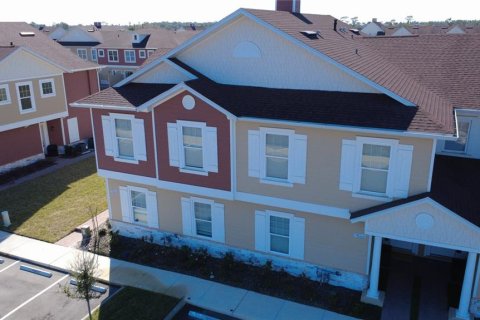 Adosado en venta en Kissimmee, Florida, 5 dormitorios, 197.14 m2 № 1639835 - foto 2