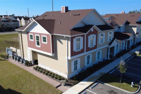 Adosado en venta en Kissimmee, Florida, 5 dormitorios, 197.14 m2 № 1639835 - foto 4