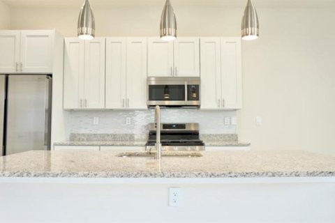 Adosado en venta en Kissimmee, Florida, 5 dormitorios, 197.14 m2 № 1639835 - foto 11