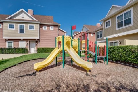 Adosado en venta en Kissimmee, Florida, 5 dormitorios, 197.14 m2 № 1639835 - foto 26