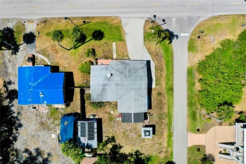 House in Punta Gorda, Florida 2 bedrooms, 129.32 sq.m. № 1908014 - photo 9