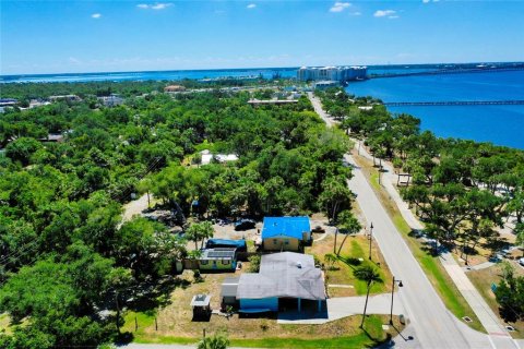 House in Punta Gorda, Florida 2 bedrooms, 129.32 sq.m. № 1908014 - photo 12