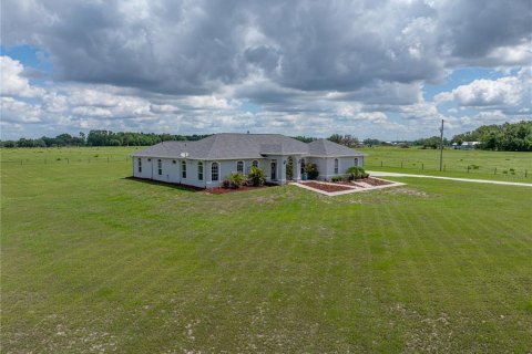 House in Dade City, Florida 5 bedrooms, 287.81 sq.m. № 1754958 - photo 8