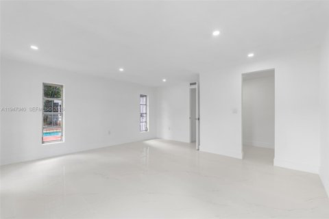 House in Miramar, Florida 4 bedrooms, 152.92 sq.m. № 2061499 - photo 27