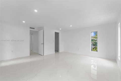 House in Miramar, Florida 4 bedrooms, 152.92 sq.m. № 2061499 - photo 28