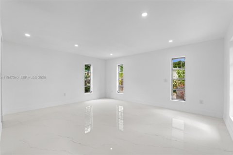 House in Miramar, Florida 4 bedrooms, 152.92 sq.m. № 2061499 - photo 26