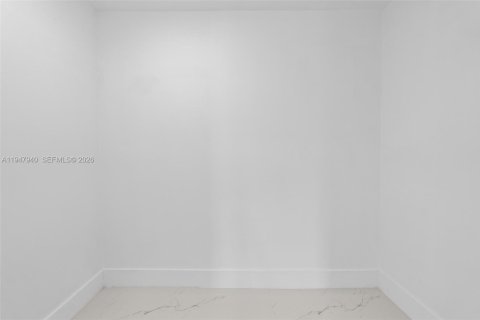 House in Miramar, Florida 4 bedrooms, 152.92 sq.m. № 2061499 - photo 29