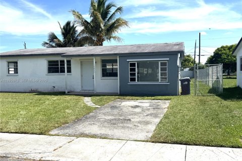 Villa ou maison à vendre à Miami, Floride: 3 chambres, 109.25 m2 № 1984462 - photo 2
