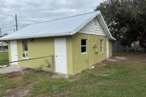 Villa ou maison à louer à Winter Haven, Floride: 1 chambre, 63.17 m2 № 1816726 - photo 2