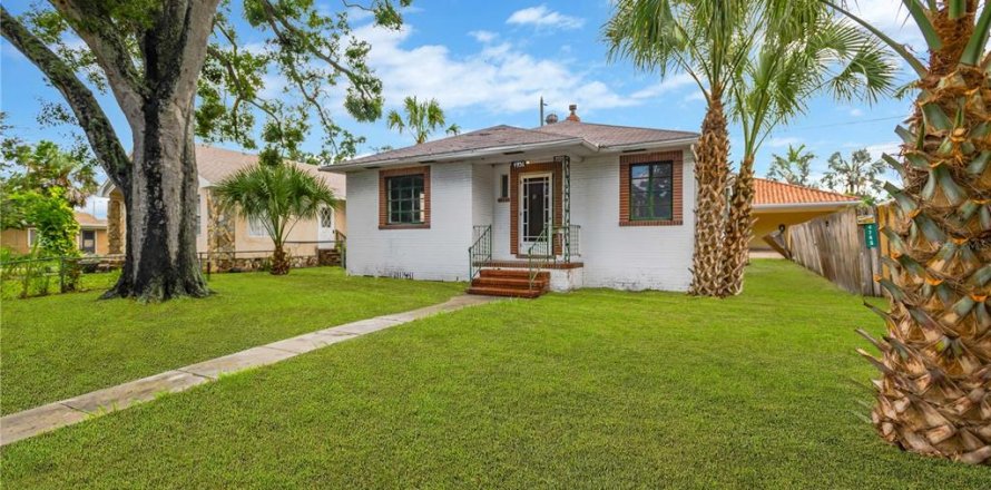 House in Saint Petersburg, Florida 2 bedrooms, 116.87 sq.m. № 1835664