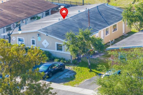 Commercial property in Pompano Beach, Florida 177.81 sq.m. № 2008244