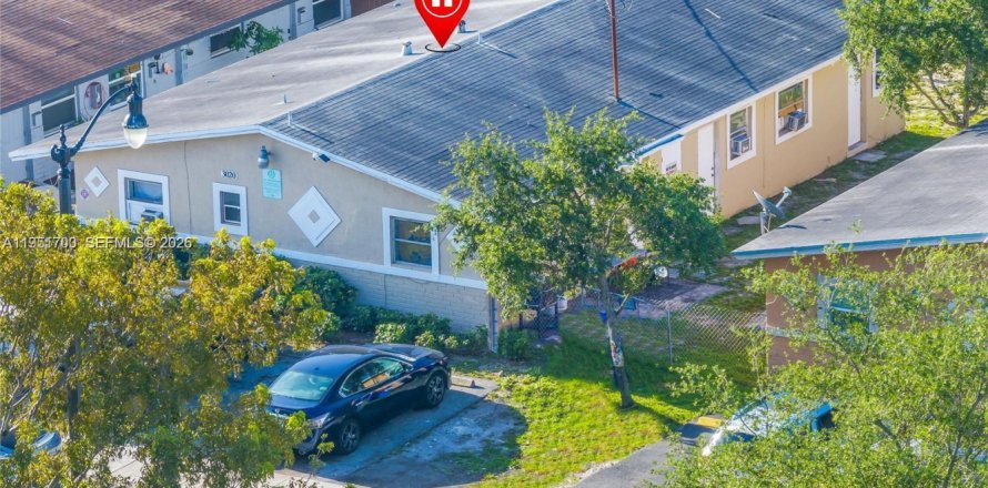 Commercial property in Pompano Beach, Florida 177.81 sq.m. № 2008244