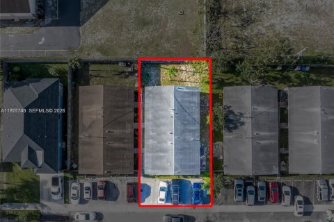Commercial property in Pompano Beach, Florida 177.81 sq.m. № 2008244 - photo 7