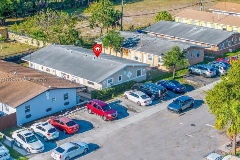 Commercial property in Pompano Beach, Florida 177.81 sq.m. № 2008244 - photo 6