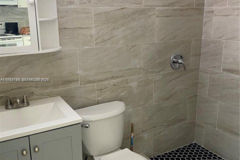 Commercial property in Pompano Beach, Florida 177.81 sq.m. № 2008244 - photo 4