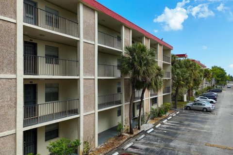 Copropriété à vendre à Lauderdale Lakes, Floride: 2 chambres, 89.19 m2 № 2083882 - photo 25