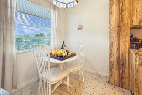 Copropriété à vendre à Lauderdale Lakes, Floride: 2 chambres, 89.19 m2 № 2083882 - photo 3