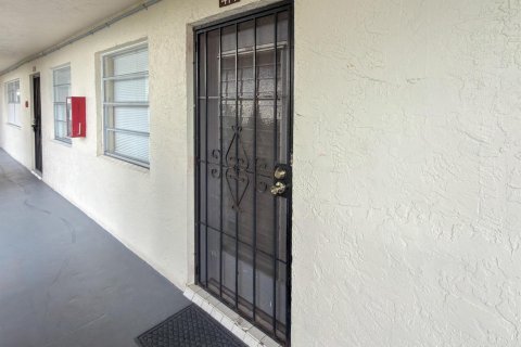 Copropriété à vendre à Lauderdale Lakes, Floride: 2 chambres, 89.19 m2 № 2083882 - photo 23
